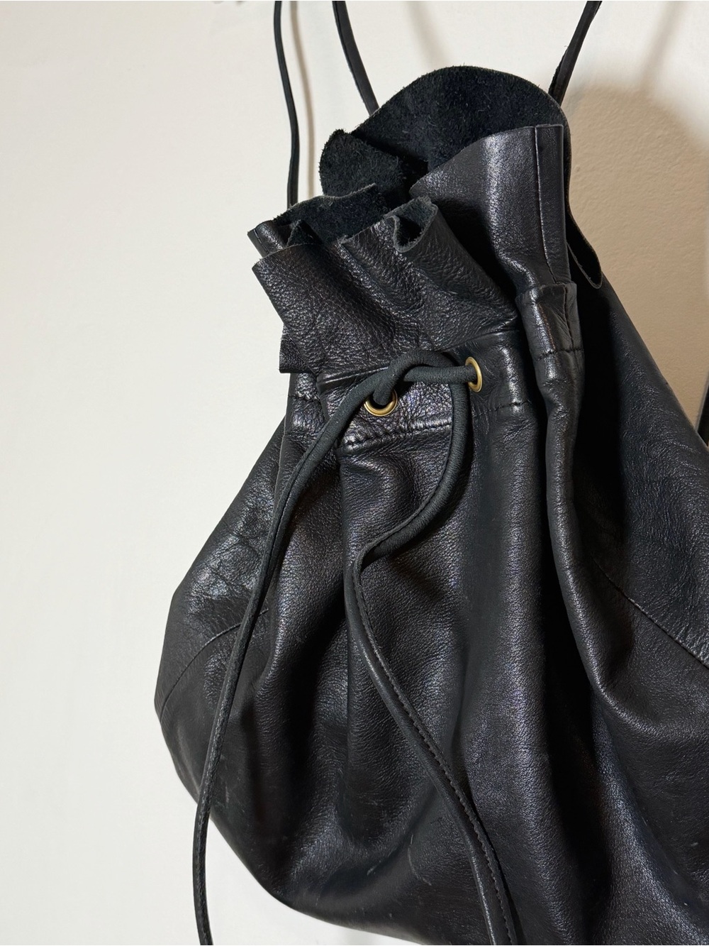 COS Raw-Cut Drawstring Leather Backpack - Picture 3 of 5